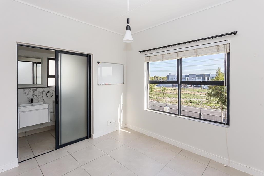 To Let 2 Bedroom Property for Rent in Sandown Western Cape